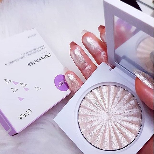 Sephora(セフォラ)のofra highlighter オフラ ハイライター 定価38$約4,000円 コスメ/美容のベースメイク/化粧品(フェイスカラー)の商品写真