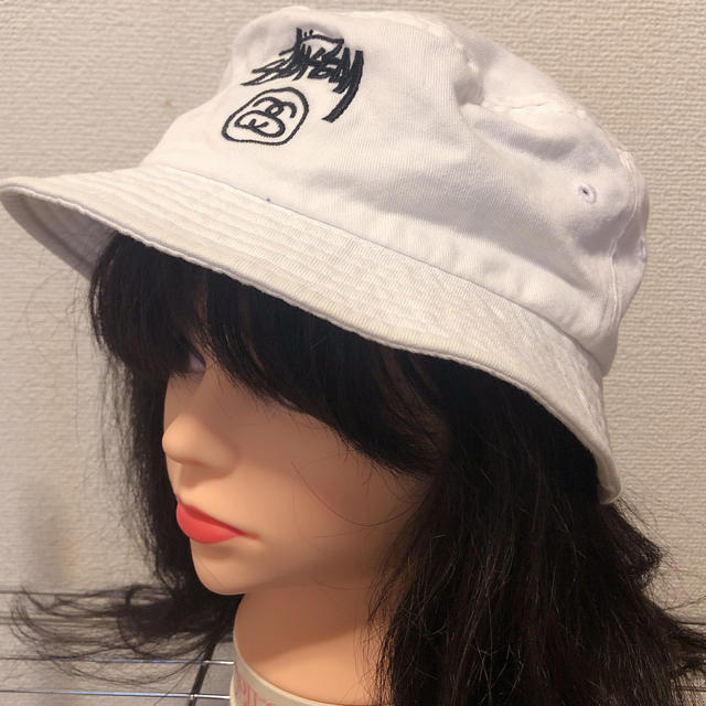 STUSSY(ステューシー)のSTUSSY バケットハット 白  レディースの帽子(ハット)の商品写真