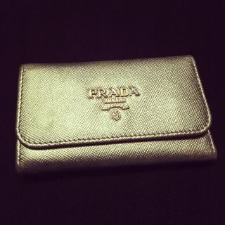 プラダ(PRADA)のＰＲＡＤＡプラダ☆サフィアーノゴールドキーケース(その他)