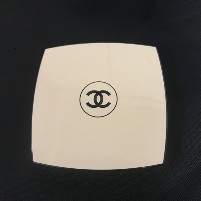 CHANEL(シャネル)のCHANEL レ ベージュ ブードゥルベルミン コスメ/美容のベースメイク/化粧品(フェイスパウダー)の商品写真