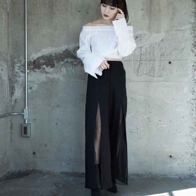 krm 　SEE THROUGH SLIT PANTSパンツ