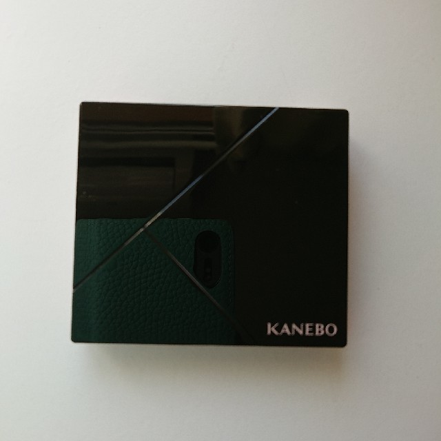 Kanebo(カネボウ)の大仏ママ様専用　2個 コスメ/美容のベースメイク/化粧品(アイシャドウ)の商品写真