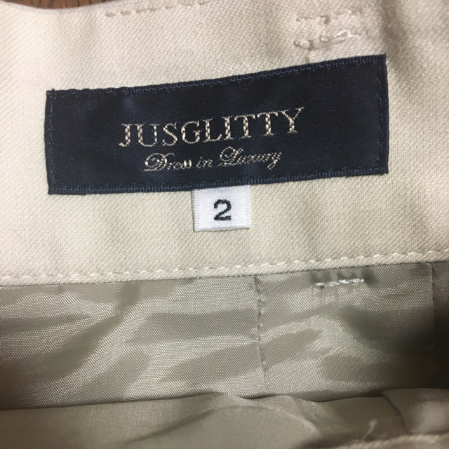 JUSGLITTY(ジャスグリッティー)のジャスグリッティ 💓ベージュスカート レディースのスカート(ひざ丈スカート)の商品写真