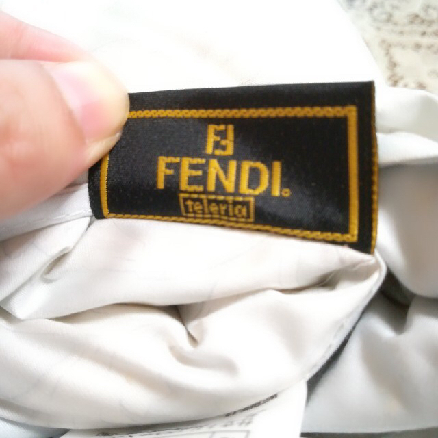 FENDI(フェンディ)の未使用 FENDI 羊毛掛け布団 ブルー インテリア/住まい/日用品の寝具(布団)の商品写真