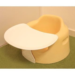 バンボ(Bumbo)の【良品】バンボ（Bumbo）ベビーソファー（イエロー）＋プレートレイセット(その他)