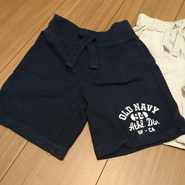 Old Navy(オールドネイビー)のなな様用  old navyショートパンツ ２枚セット キッズ/ベビー/マタニティのキッズ服男の子用(90cm~)(パンツ/スパッツ)の商品写真