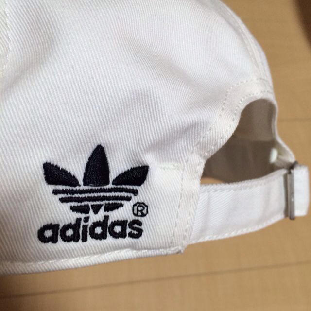 adidas(アディダス)の新品 アディダス キャップ 白 メンズの帽子(キャップ)の商品写真