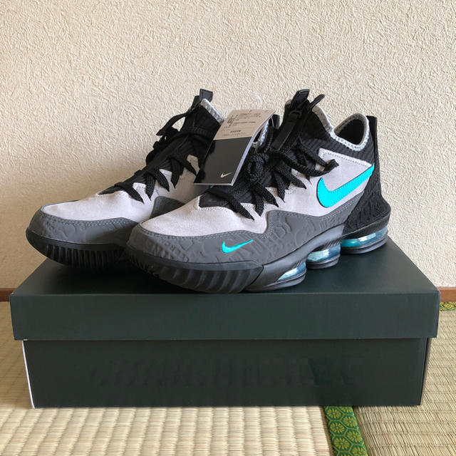 NIKE(ナイキ)のNIKE LEBRON XVI LOW AC 27cm atmos メンズの靴/シューズ(スニーカー)の商品写真