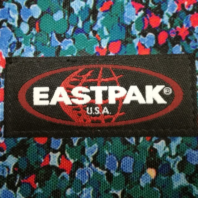 EASTPAK(イーストパック)のEASTPAKのデイバッグ！新品激安！早い者勝ち！ レディースのバッグ(リュック/バックパック)の商品写真