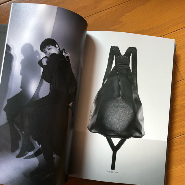 Yohji Yamamoto(ヨウジヤマモト)のヨウジヤマモト カタログ エンタメ/ホビーの雑誌(ファッション)の商品写真