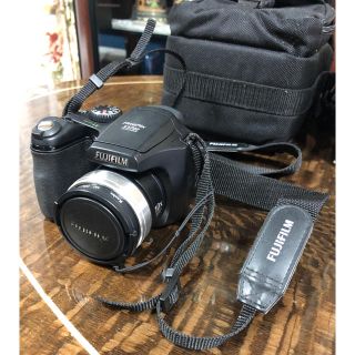 フジフイルム(富士フイルム)の【デジタル一眼レフ】美品【富士フイルム】FinePix S5700(デジタル一眼)