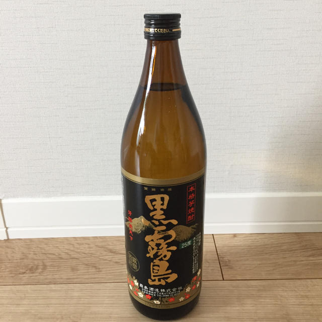 900ml 本格芋焼酎黒霧島 食品/飲料/酒の酒(焼酎)の商品写真