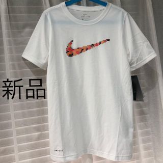 ナイキ(NIKE)の新品タグ付き ナイキ NIKE Tシャツ 150cm ステッカー付き(Tシャツ/カットソー)