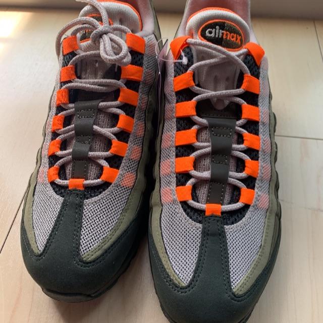 NIKE(ナイキ)のNIKE AIR MAX 95 OG トータルオレンジ メンズの靴/シューズ(スニーカー)の商品写真