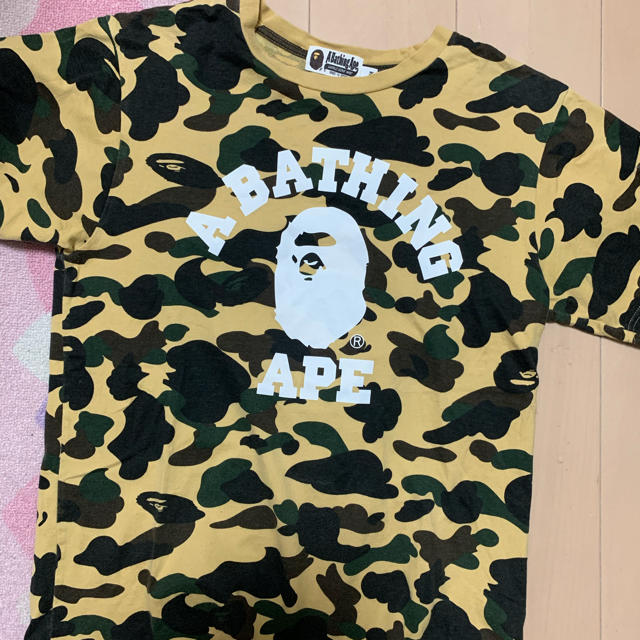 トップス激安Mサイズ！ BAPEファーストカモカレッジ猿Tシャツ黄色カモ