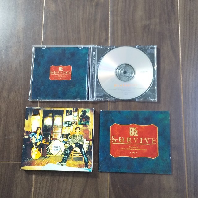 B'z CD  SURVIVE エンタメ/ホビーのCD(ポップス/ロック(邦楽))の商品写真