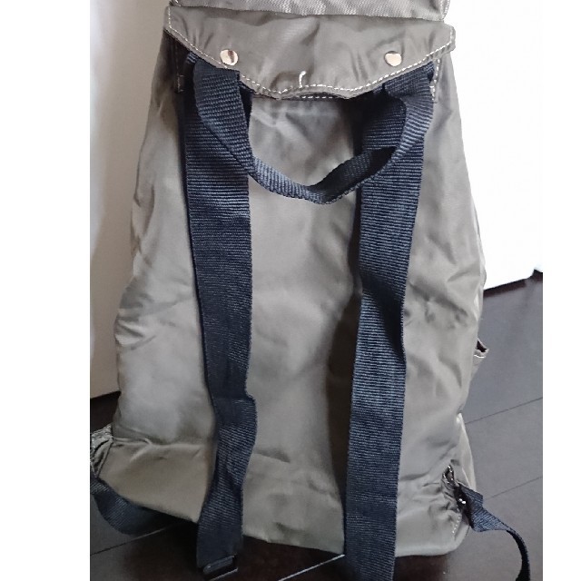 SAC(サック)のリュック オリーブ色 レディースのバッグ(リュック/バックパック)の商品写真