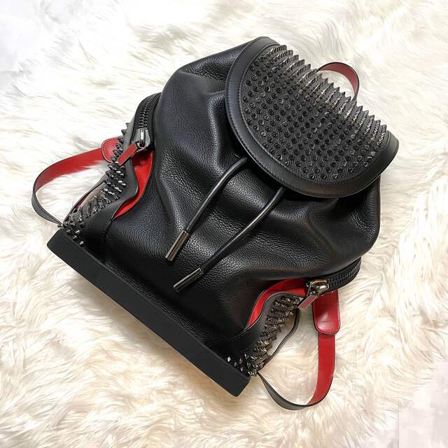 本物 クリスチャンルブタン エクスプローラファンク スタッズ レザーバックパック