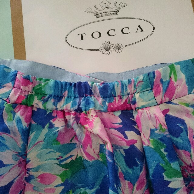 TOCCA(トッカ)の【新品】TOCCA BLOOMING FLOWERスカート(サイズ0) レディースのスカート(ひざ丈スカート)の商品写真