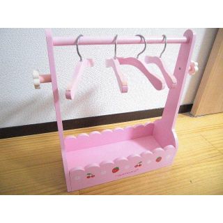 マザーガーデン うさもも ハンガーラック ハンガー4本付 - メルカリ