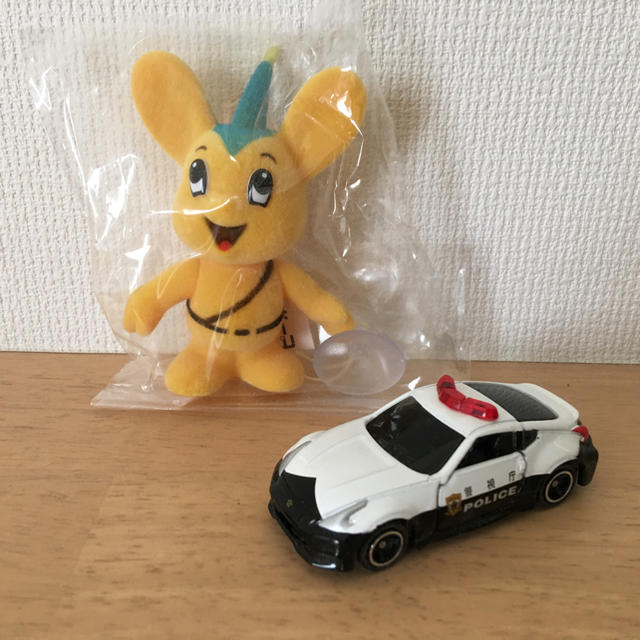 送料込トミカフェアレディＺパトカー＋ピーポくん2点 エンタメ/ホビーのフィギュア(その他)の商品写真