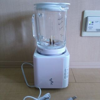 ミキサー★スムージーや離乳食作りに…(調理機器)