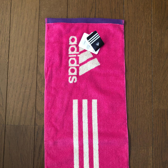 adidas(アディダス)のadidas スリムスポーツタオル(マフラータオル) インテリア/住まい/日用品の日用品/生活雑貨/旅行(タオル/バス用品)の商品写真