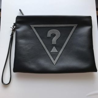 ゲス(GUESS)のGUESS クラッチバッグ 中古 ブラック 黒(セカンドバッグ/クラッチバッグ)