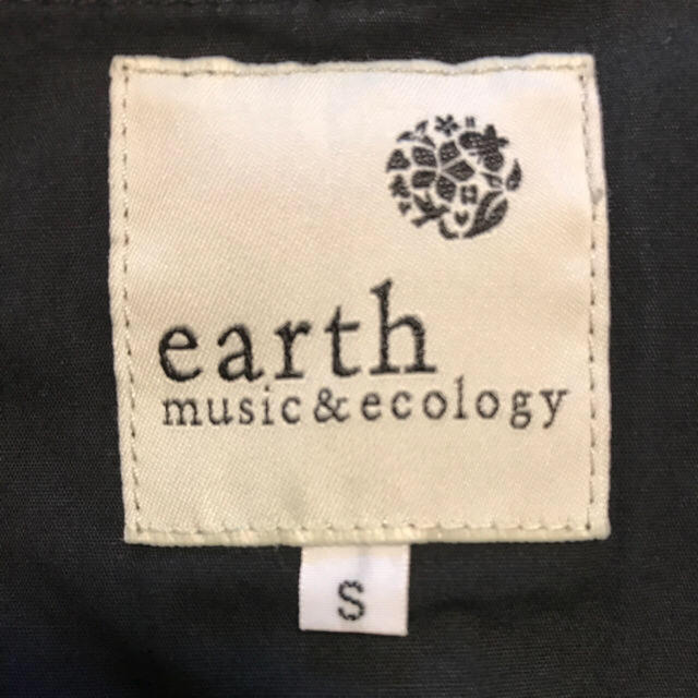 earth music & ecology(アースミュージックアンドエコロジー)のアースミュージック&エコロジー 黒フリル♡ レディースのジャケット/アウター(ブルゾン)の商品写真