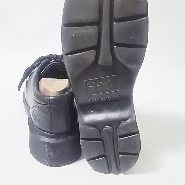 Dr.Martens(ドクターマーチン)の
希少ビンテージ!ドクターマーチン高級厚底シューズ人気の海外限定モデル黒!


 レディースの靴/シューズ(ローファー/革靴)の商品写真