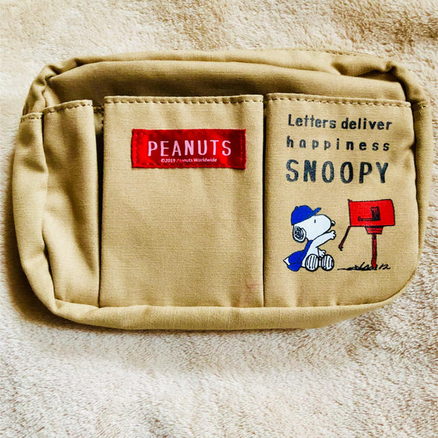 SNOOPY(スヌーピー)のスヌーピー ポーチ レディースのファッション小物(ポーチ)の商品写真