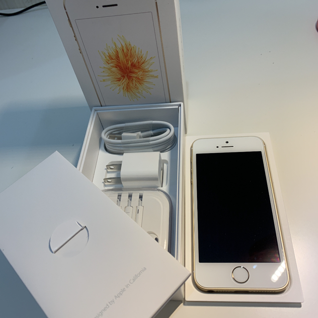 【美品】iPhone SE Gold 32 GB SIMフリー