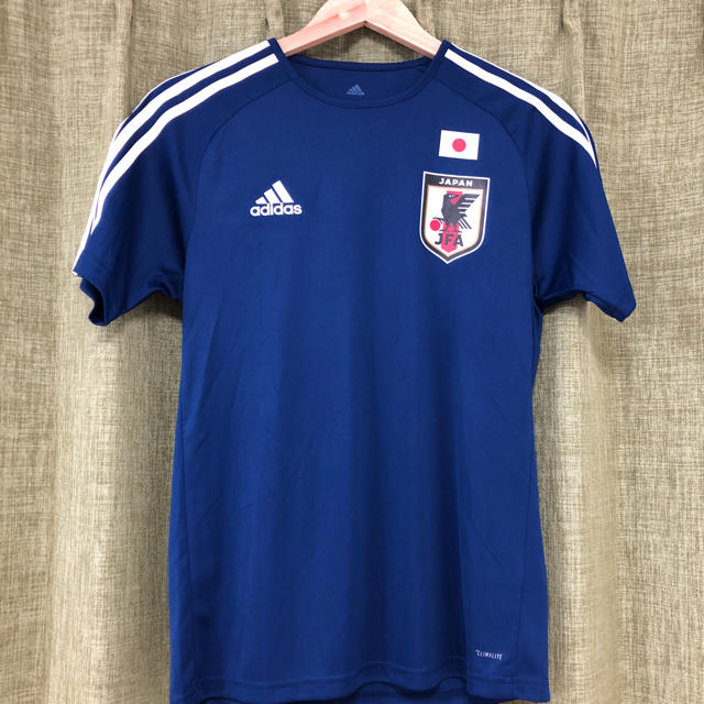 adidas(アディダス)のサッカー日本代表ユニホーム 10番 Sサイズ スポーツ/アウトドアのサッカー/フットサル(ウェア)の商品写真