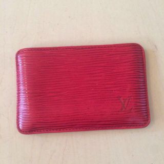 ルイヴィトン(LOUIS VUITTON)のLouis Vuitton 赤 (名刺入れ/定期入れ)