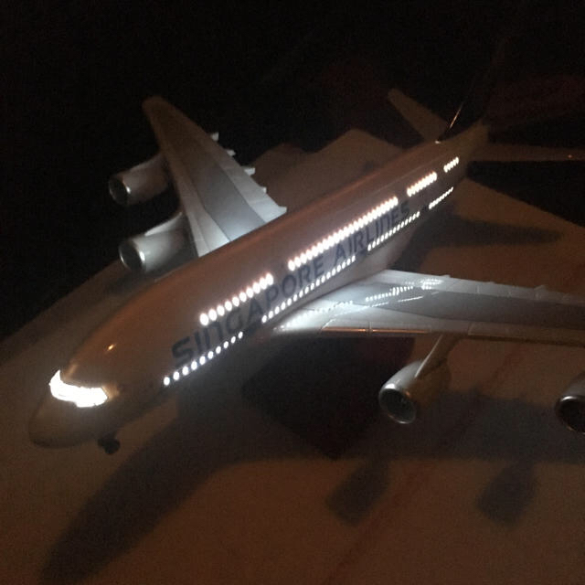 航空機モデル SQ A380 LED ライト内蔵-hybridautomotive.com