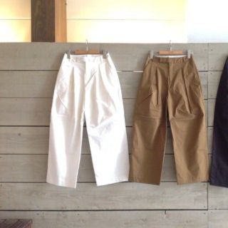 アーバンリサーチドアーズ(URBAN RESEARCH DOORS)の【ひとみ様専用】URBAN RESEARCH DOORS白&茶ワイドパンツ(カジュアルパンツ)