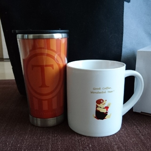 TULLY'S COFFEE(タリーズコーヒー)のTULLY'S 2018戌年マグカップ&オレンジタンブラー            インテリア/住まい/日用品のキッチン/食器(タンブラー)の商品写真