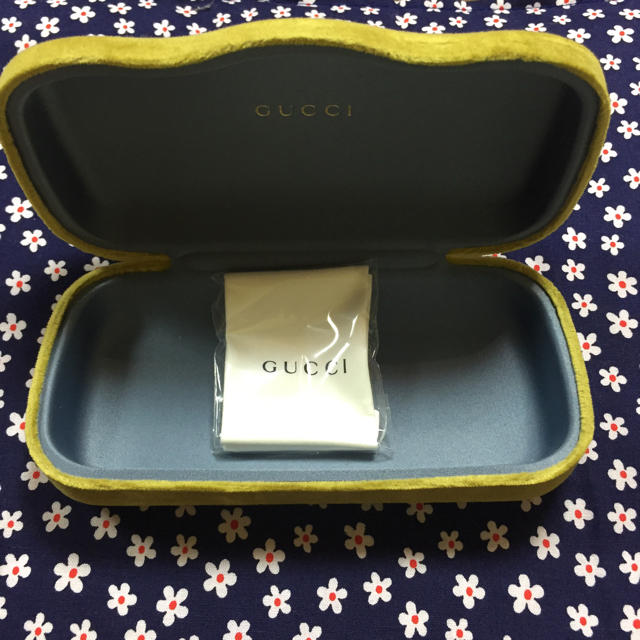 Gucci(グッチ)の値下中❤️GUCCI サングラスケース メガネケース レディースのファッション小物(サングラス/メガネ)の商品写真