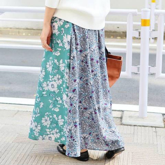 IENA(イエナ)のイエナ フラワープリントスカート レディースのスカート(ロングスカート)の商品写真