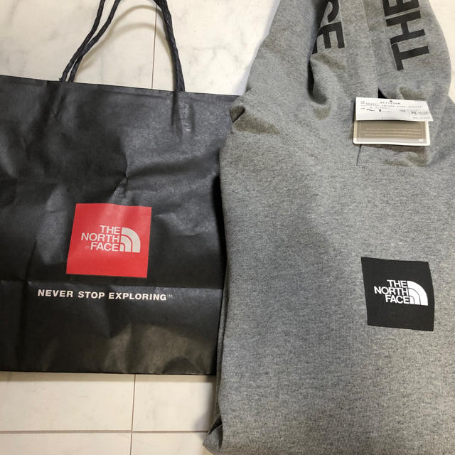 THE NORTH FACE 直営店限定パーカー
