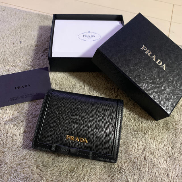 PRADA(プラダ)のみゅう様【新品未使用】PRADA 財布 レディースのファッション小物(財布)の商品写真