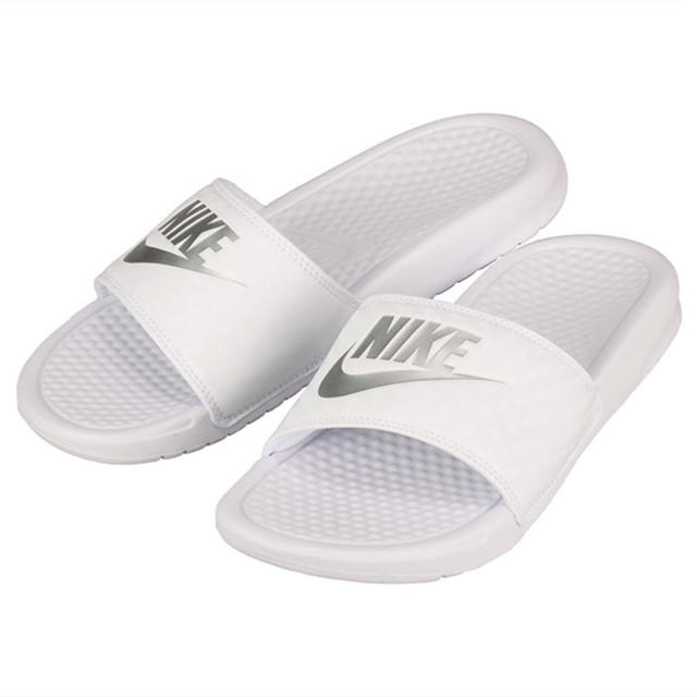 NIKE(ナイキ)のNIKE ナイキ WMNS BENASSI JDI ホワイト 25cm レディースの靴/シューズ(サンダル)の商品写真