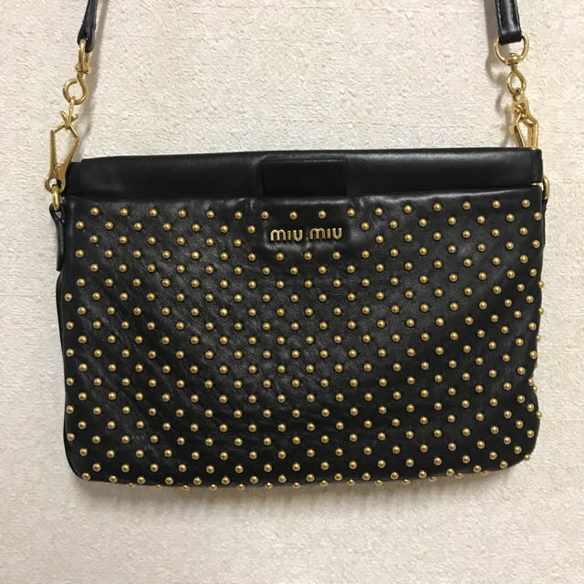 miumiu スタッズショルダーバッグ