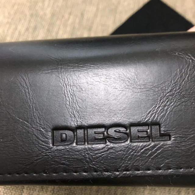 DIESEL(ディーゼル)のディーゼル サングラスケース レディースのファッション小物(サングラス/メガネ)の商品写真