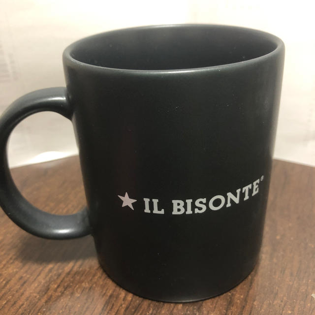 IL BISONTE(イルビゾンテ)のIL BISONTE マグカップ黒 インテリア/住まい/日用品のキッチン/食器(グラス/カップ)の商品写真