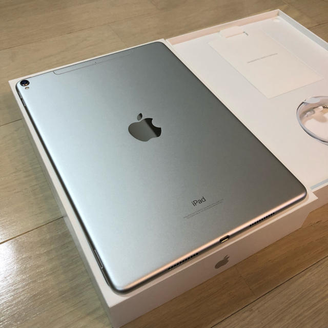 iPad(アイパッド)のiPad Pro 10.5 インチ 64GB  スマホ/家電/カメラのPC/タブレット(タブレット)の商品写真