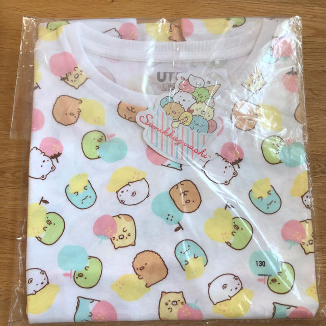 UNIQLO(ユニクロ)のユニクロ すみっこぐらし Tシャツ 130 総柄 キッズ/ベビー/マタニティのキッズ服女の子用(90cm~)(Tシャツ/カットソー)の商品写真