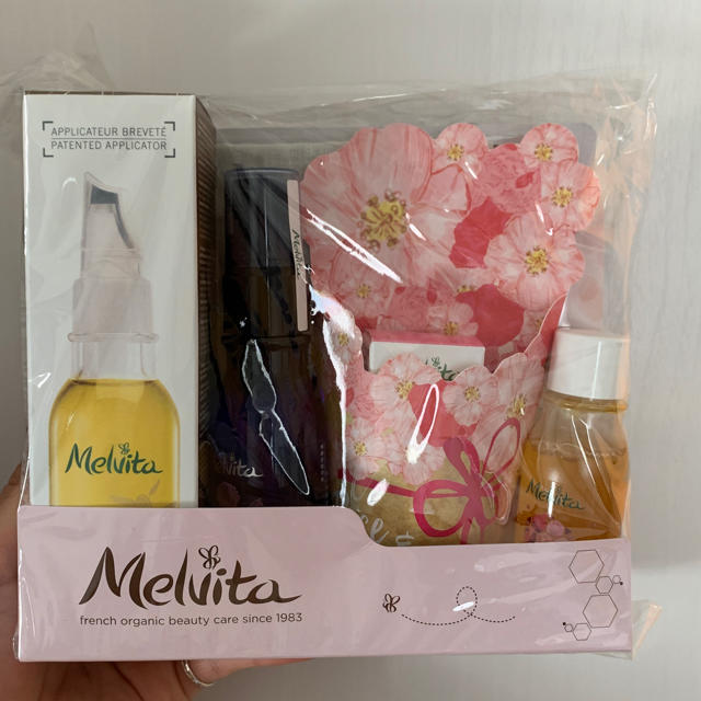 Melvita(メルヴィータ)の★新品未開封！メルヴィータ JAL限定 アルガンオイルうるおいスペシャルセット★ コスメ/美容のボディケア(ボディオイル)の商品写真