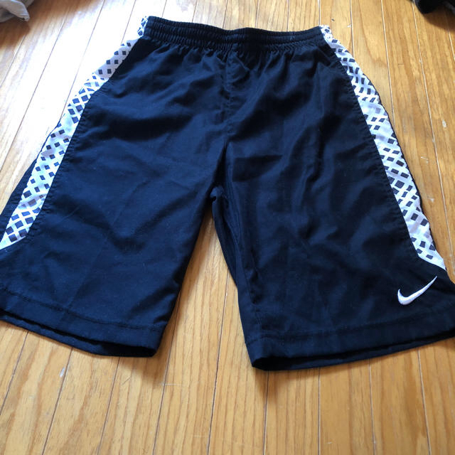 NIKE(ナイキ)のNIKE   ナイキ  キッズ  水着  140〜150  海水パンツ キッズ/ベビー/マタニティのキッズ服男の子用(90cm~)(水着)の商品写真