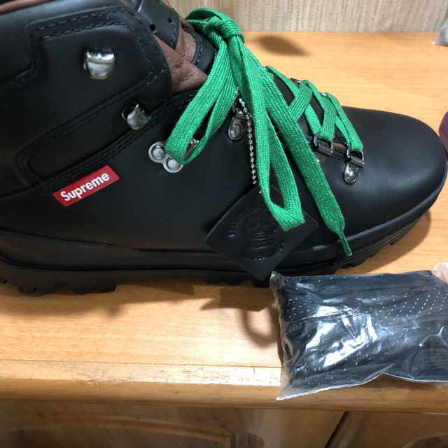 Supreme® World Hiker Front Country Boot 1